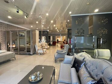 Digər kommersiya daşınmaz əmlakı: Obyekt icarəyə verilir. neftçillər m/s yaxınlığında yerləşir Hall — 10