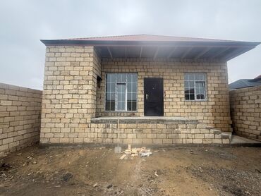 Həyət evləri və villaların satışı: Sahəsi geniş həyətyanı olan daş tikili ev. - Tikinti materialı: bərk — 4