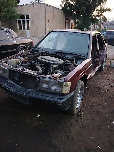 190 ehtiyat: Mercedes-Benz W201 (190) kuzov və ehtiyat hissələri - Kuzov: sedan — 2