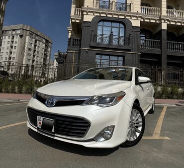 бронирование машина: Toyota Avalon: 2014 г., 2.5 л, Вариатор, Гибрид, Седан