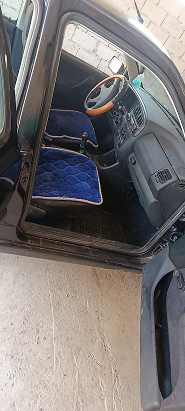 Унаа: Volkswagen Vento: 1993 г., 1.8 л, Кол менен иштөөчү, Бензин, Седан — 9