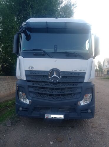 передок на трактор: Сүйрөгүч, Mercedes-Benz, 2013 г., Прицепсиз