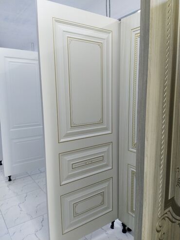 corella fasad boyalari: Klassik dizaynlı interyer qapısı - Material: MDF/taxta əsaslı panel