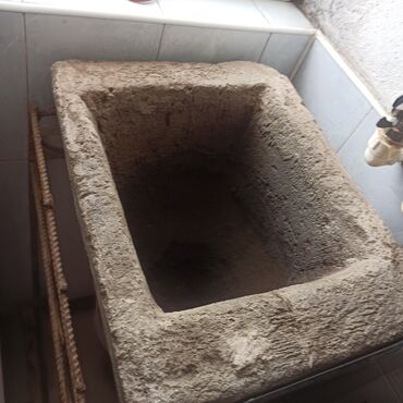 işlenmiş su çeni: Qedimi su daşı. 250 azn