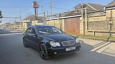 mercedes rulu: Mercedes-Benz C-Class: 2.6 l | 2001 il Sedan — 3