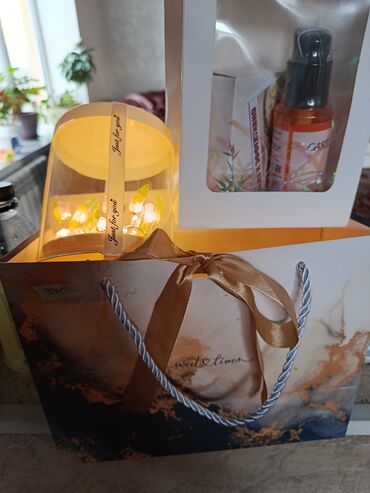 Подарочные упаковки: Подарочные упаковки - Бумажный пакет с ручками: плотный картон at lalafo.kg — 7 Подарочные упаковки: Подарочные упаковки - Бумажный пакет с ручками: плотный картон — 7