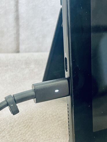 Digər planşetlər: Dell 2 in 1 Tablet 5285 Intel i5 7300U /8GB Ram,256GB SSD NVMe — 14