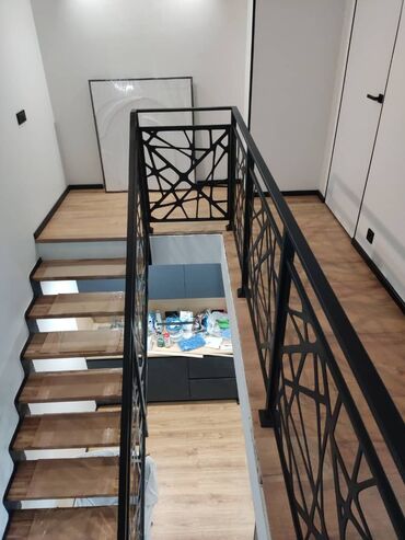 Деревянные лестницы: Деревянная лестница Для дома, Гарантия, Вид дерева: Сосна, Стиль: Классический — 9