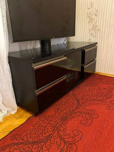 steklovata qiymeti bakida: İşlənmiş, Düz TV altlığı, Polkalı, Şüşəli, Türkiyə
