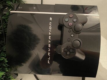 PS3 (Sony PlayStation 3): Продаю PST 3 с играми 10 игр один жостик кабели все есть !