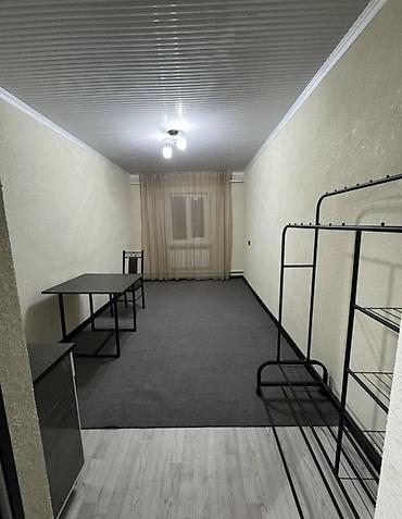 Долгосрочная аренда комнат: Сдаётся комната-студия прямоугольной планировки. Цена 23000 тысячи — 2