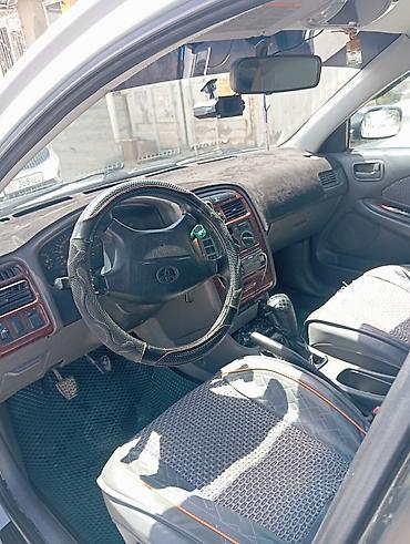домик авто: Toyota Avensis: 1999 г., 2 л, Механика, Бензин, Универсал — 5