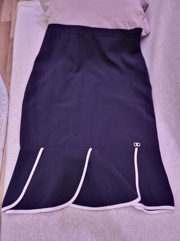 Hicab: DiMare qadın ətəyi - Rəng: tünd göy (navy) - Model: qələm kəsimli