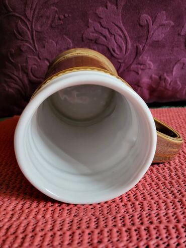 Stare vaze i dekor: Krigla nova Zajecar porcelan iz 60,70ih. Krigla,braon boja. sa — 9
