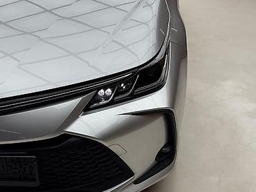 mazda 8: Toyota Corolla: 2023 г., 1.8 л, Вариатор, Гибрид, Седан — 4