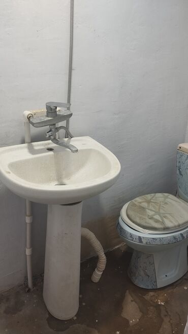 Uzunmüddətli kirayə mənzillər: NZS qəsəbəsində marşrut yoluna,məktəbə yaxın olan bütün əşyaları ilə — 10