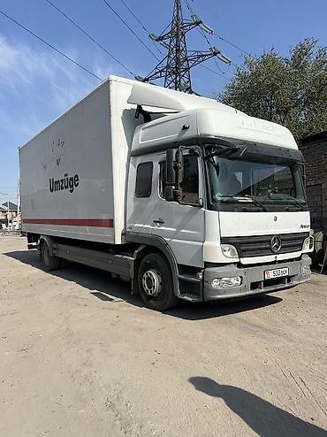 моторист д4: Грузовик-фургон Mercedes-Benz с тентованным кузовом коробочного типа — 3