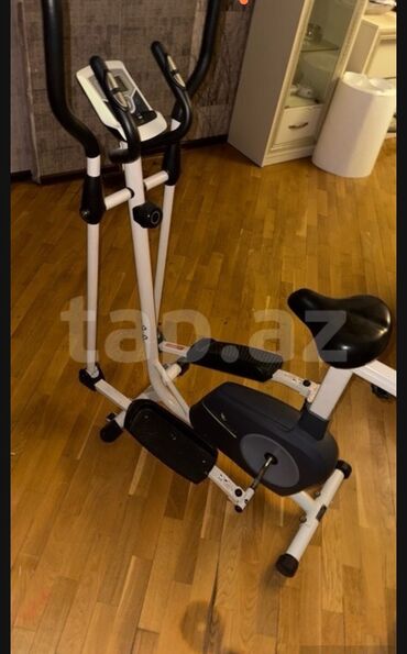 Elliptik trenajorlar: Bu elliptik trenajor həm velosiped, həm də addımlama funksiyalarını