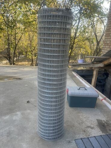 ювелирный инструменты: Оцинкованная сварная сетка в рулоне. Характеристики по фото: - Тип