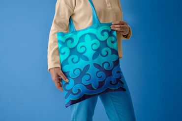 Графические дизайнеры: Графический дизайнер — 19