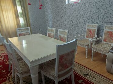 islənmis stol stul: Qiymətdə razılaşmaqda olar