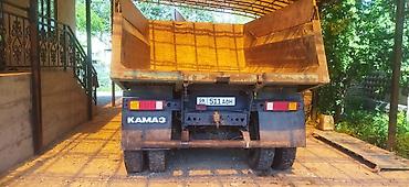 евро тонник: КамАЗ самосвал, зеленый, 6x4/6x6 грузовой автомобиль с откидывающимся — 6