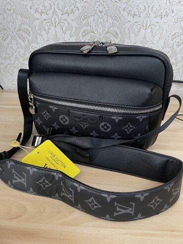 dio: Барсетка, Louis Vuitton, Материалы: Эко булгаары, Чөнтөктөрү көп, Жаңы