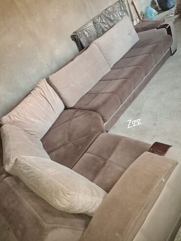 künc divanar: Künc divan