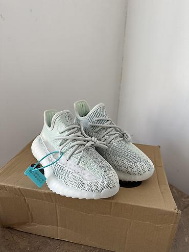 adidas campus: Кросовки Изи 350 новые за 800 сом отдам Коричневые тапули новые 500 — 2