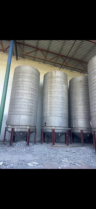 Sənaye üçün böyük həcmli metal silindrik çənlər - Material lalafo.az -da Sənaye üçün böyük həcmli metal silindrik çənlər - Material