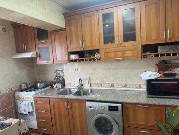 Çəngəllər: Metbex mebeli 270azn. Olcu 3.5sm. Uzerinde qaz, moyka ve aspirator