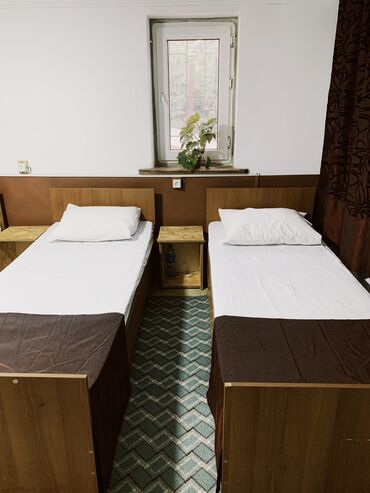 Отели и хостелы: Хостел берилет. Трудовая 24. Баардык шарты менен: кровать, төшөк — 3