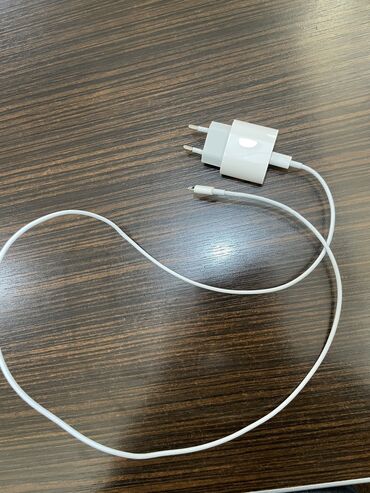 Kabellər və adapterlər: Cables and adapter Apple, Lightning, Yeni