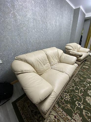 Прямые диваны: Прямой диван, Б/у — 1