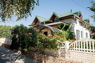 посуточно: Отдых на Иссык-Куле🌼 Предлагаем Вам для уютного отдыха второй этаж  — 1