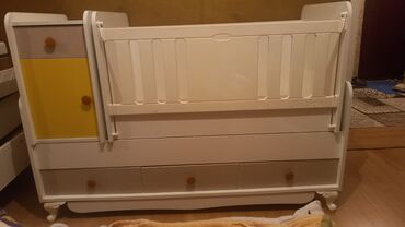 садовая мебель: Oğlan və qız üçün, Dördbucaq, Beşik, Dəst ilə, Matras ilə, Yellənmə mexanizm ilə