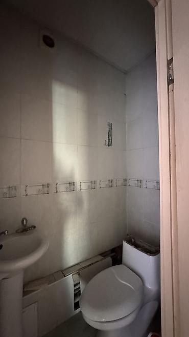 квартира в бишкек: 3 комнаты, 62 м², Аламедин-1 мкр 105 серия, 4 этаж, Требуется ремонт — 9