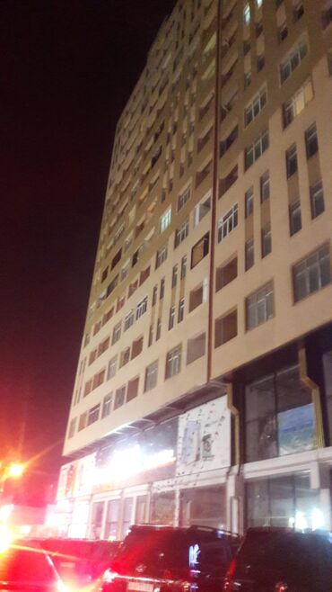 xirdalanda satdiq evler: Продается объект в Хырдалане проспект Гейдара Алиева. 18м².Свет