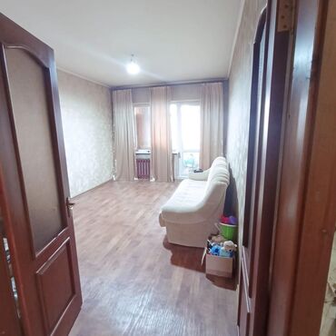 квартир токмок: 2 бөлмө, 52 кв. м, 105-серия, 4 кабат, Косметикалык ремонт