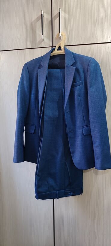 мужской костюм для выпускного: Костюм M (EU 38), цвет - Синий