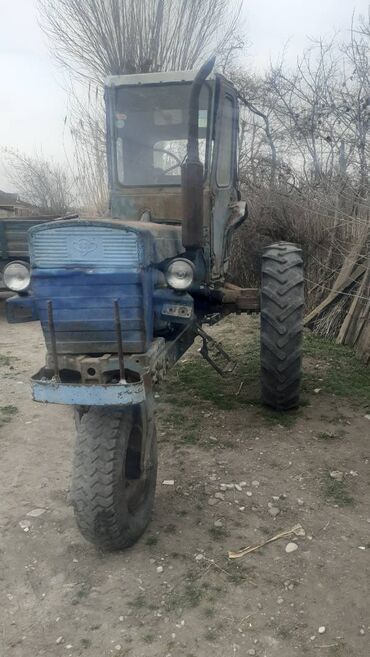 traktor t 28: Traktor motor 2 l, İşlənmiş