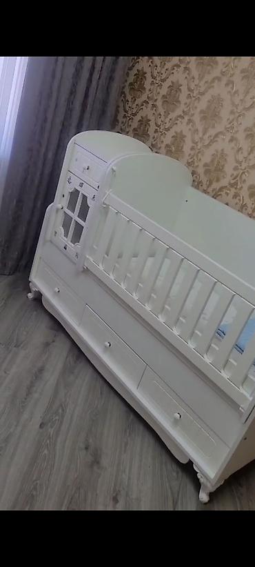 kreditle divan kreslo: Ağ rəngli çoxfunksiyalı beşik-dolap kombini - Material: MDF/taxta — 3