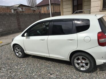 табуретка на фит: Honda Fit: 2001 г., 1.3 л, Вариатор, Бензин, Хетчбек