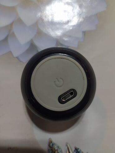 авто колонки: Миниатюрная портативная Bluetooth‑колонка - Компактная круглая форма;