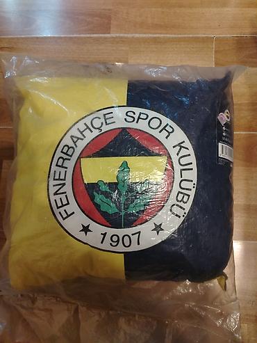 futbol koftaları: Dekorativ Yeni Sadə Polyester Yastıq, Pulsuz çatdırılma — 1