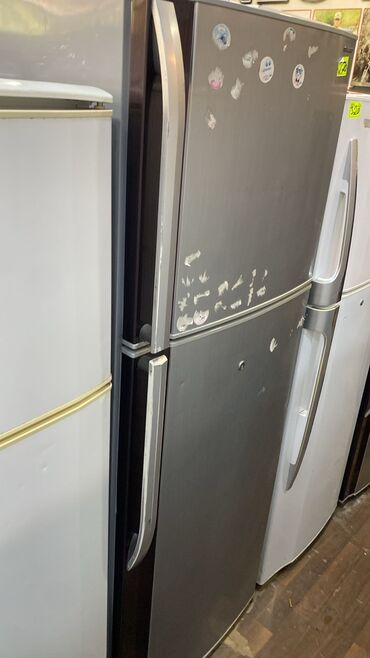 Separatorlar: İki qapılı soyuducu - Rəng: inox (paslanmayan polad effekti) - Üst