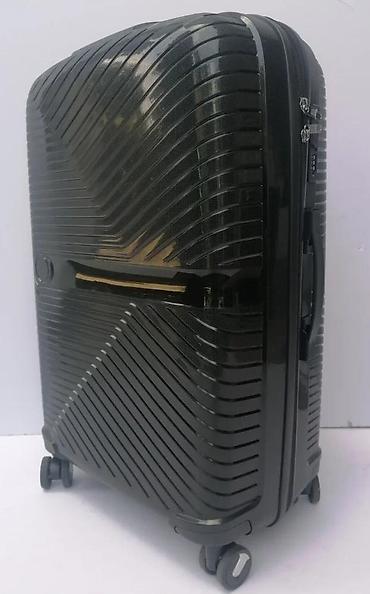 Putni koferi i torbe: Tvrdi koferi – set 3 komada, crni, sa reljefnim dijagonalnim linijama — 6