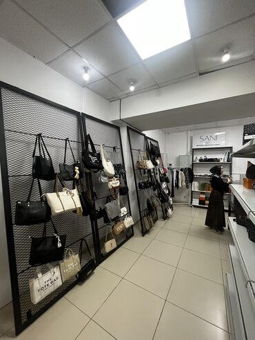 офисное помешение: Сдаю Офис, 50 м², В жилом комплексе, 1 линия