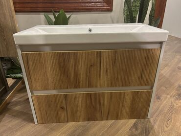 Dolablar: Açılan, 2 qapılı Düz dolab — 8