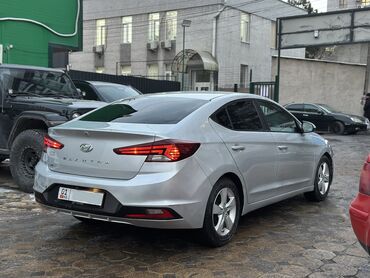 Hyundai: Hyundai Elantra: 2018 г., 2 л, Автомат, Бензин, Седан — 4
